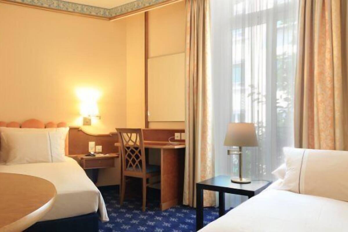 in-room safe, desk, soundproofing, free cots/infant beds