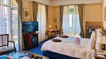 Junior Suite, 1 Double Bed, Balcony | Room amenity