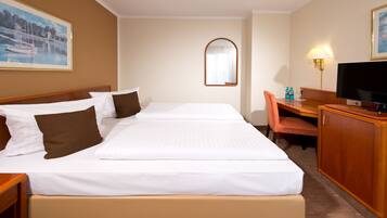 Business-Einzelzimmer | Minibar, Zimmersafe, Schreibtisch, Verdunkelungsvorhänge