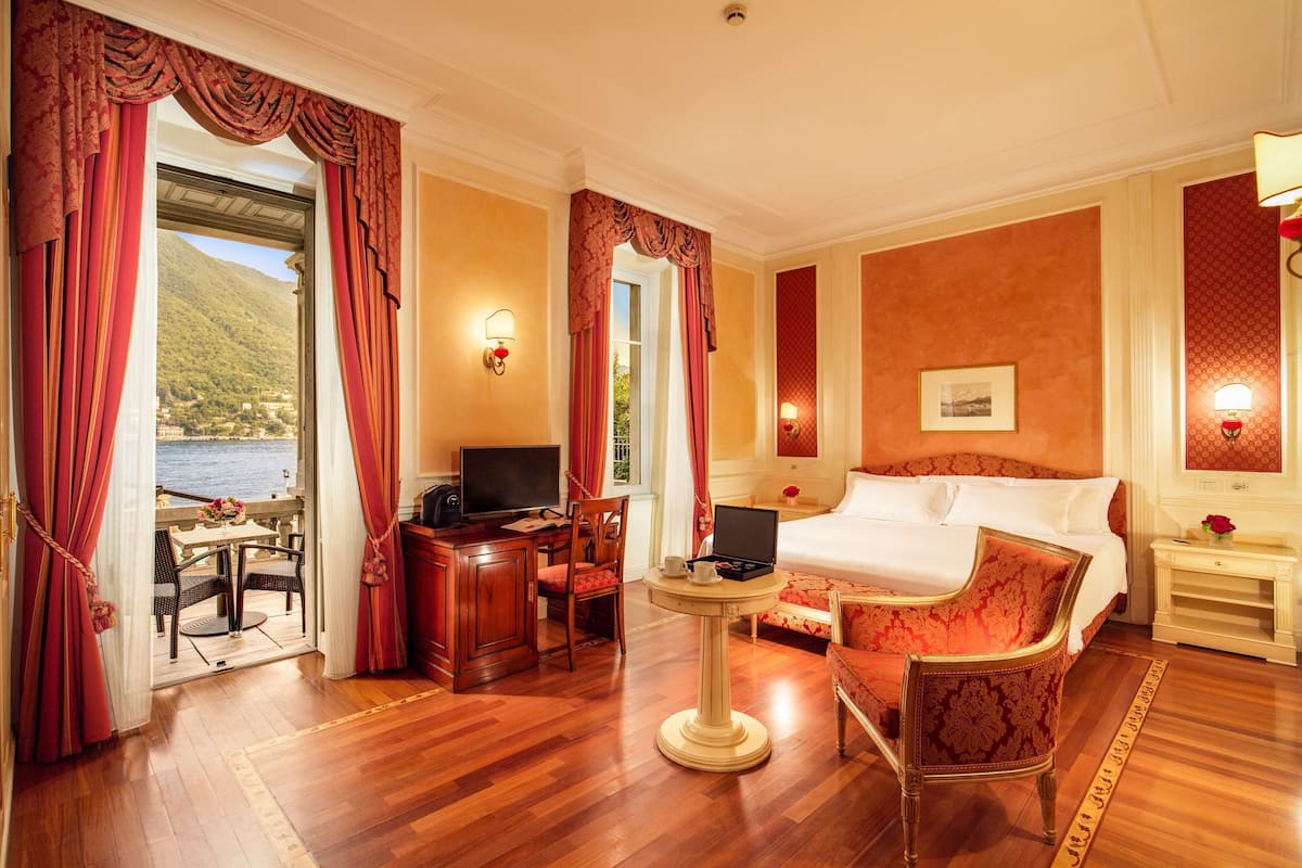 Deluxe Double Room, Lake View (Villa Imperiale) | Down comforters, minibar, in-room safe, desk