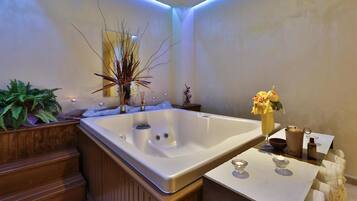 Bilik rawatan pasangan, sauna, tab panas, mandi tangas / hammam