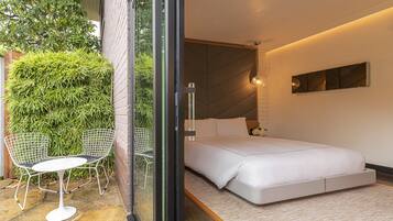 Room, Poolside (Cabana Building) | Egyptian cotton sheets, premium bedding, minibar, in-room safe