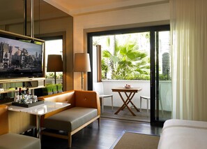 Room, Balcony (Cabana Building) | Egyptian cotton sheets, premium bedding, down comforters, minibar - The Hollywood Roosevelt (Los Angeles)