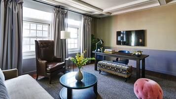 Suite, 1 King Bed (Loft) | Egyptian cotton sheets, premium bedding, down comforters, minibar