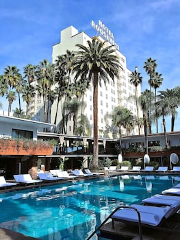 Pool amenities at The Hollywood Roosevelt