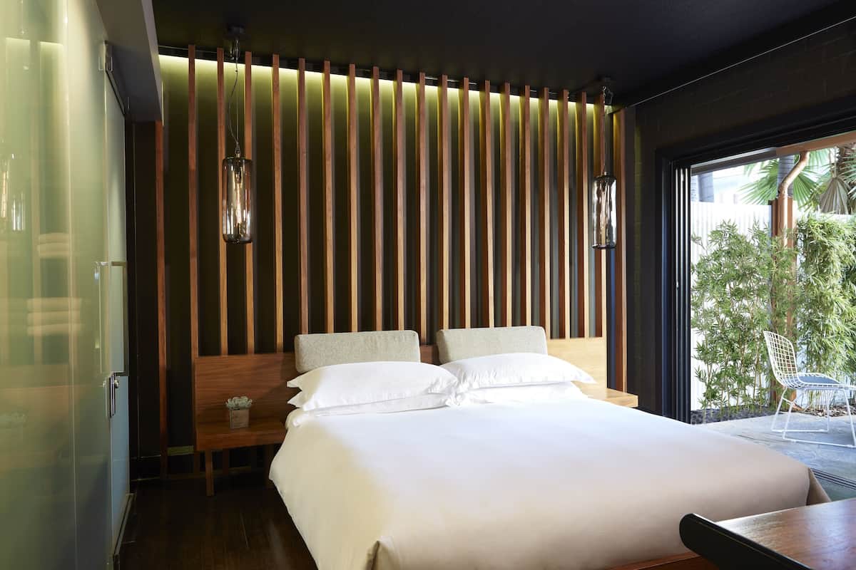 Suite (Cabana Building) | Egyptian cotton sheets, premium bedding, minibar, in-room safe