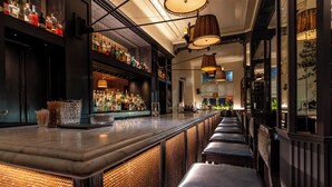 4 barer/lounger, cocktailbar og lobbylounge