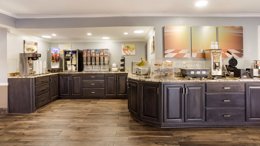 Red Roof Inn & Suites Athens, AL