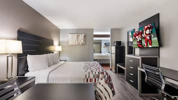 Superior Room, 1 King Bed, Non Smoking | 1 bedroom, blackout curtains, free WiFi, bed sheets