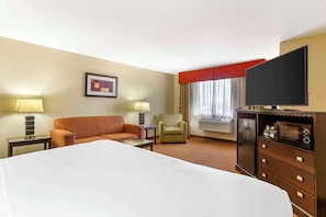 Standard Room, 1 King Bed, Non Smoking | Premium bedding, desk, iron/ironing board, rollaway beds