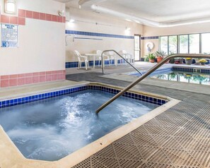 Piscine intérieure