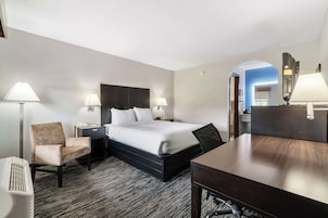 Ropa de cama de alta calidad, colchones con pillow-top y escritorio