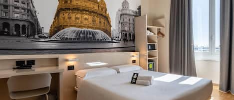 Caja de seguridad en la habitación y escritorio