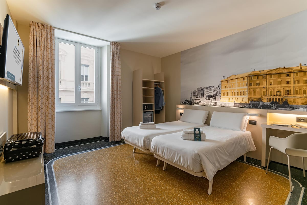 In-room safe, desk, laptop workspace, iron/ironing board