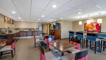 Café da manhã self-service grátis todos os dias