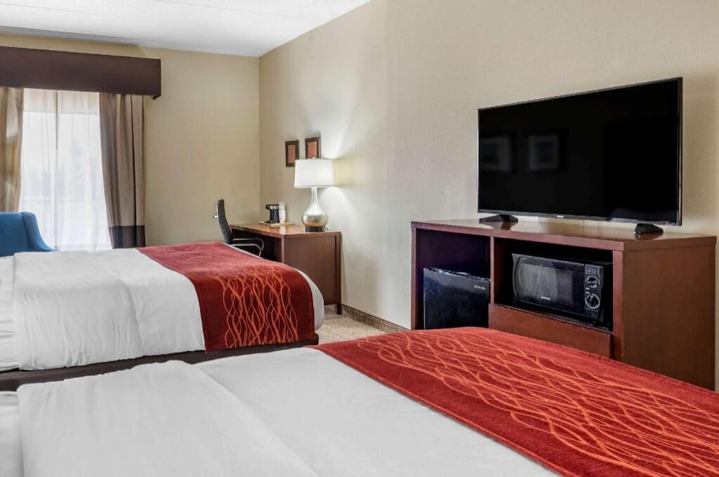 Premium bedding, down comforters, desk, laptop workspace