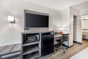 King Room Non Smoking with Sofabed | In-room safe, desk, iron/ironing board, free cots/infant beds