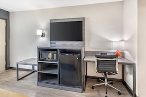 Standard Double Room, 2 Double Beds, Non Smoking | 1 bedroom, in-room safe, desk, iron/ironing board