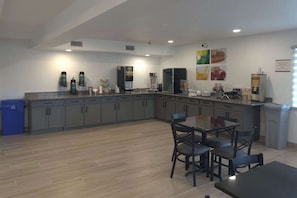 Free daily continental breakfast
