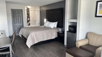 Suite, 1 King Bed, Non Smoking