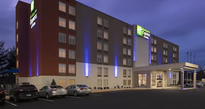Holiday Inn Express & Suites College Park-University Area by IHG