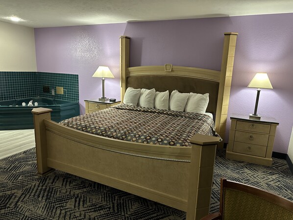 Deluxe Suite, 1 King Bed, Non Smoking | Premium bedding, blackout curtains, iron/ironing board