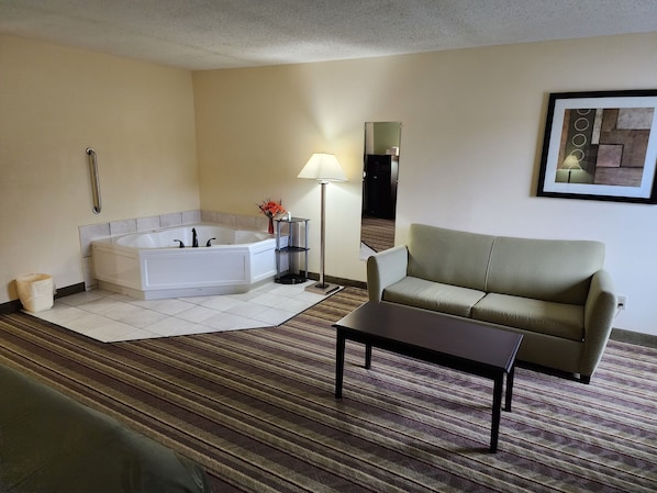 Suite, 1 King-Bett, Whirlpool | Whirlwanne