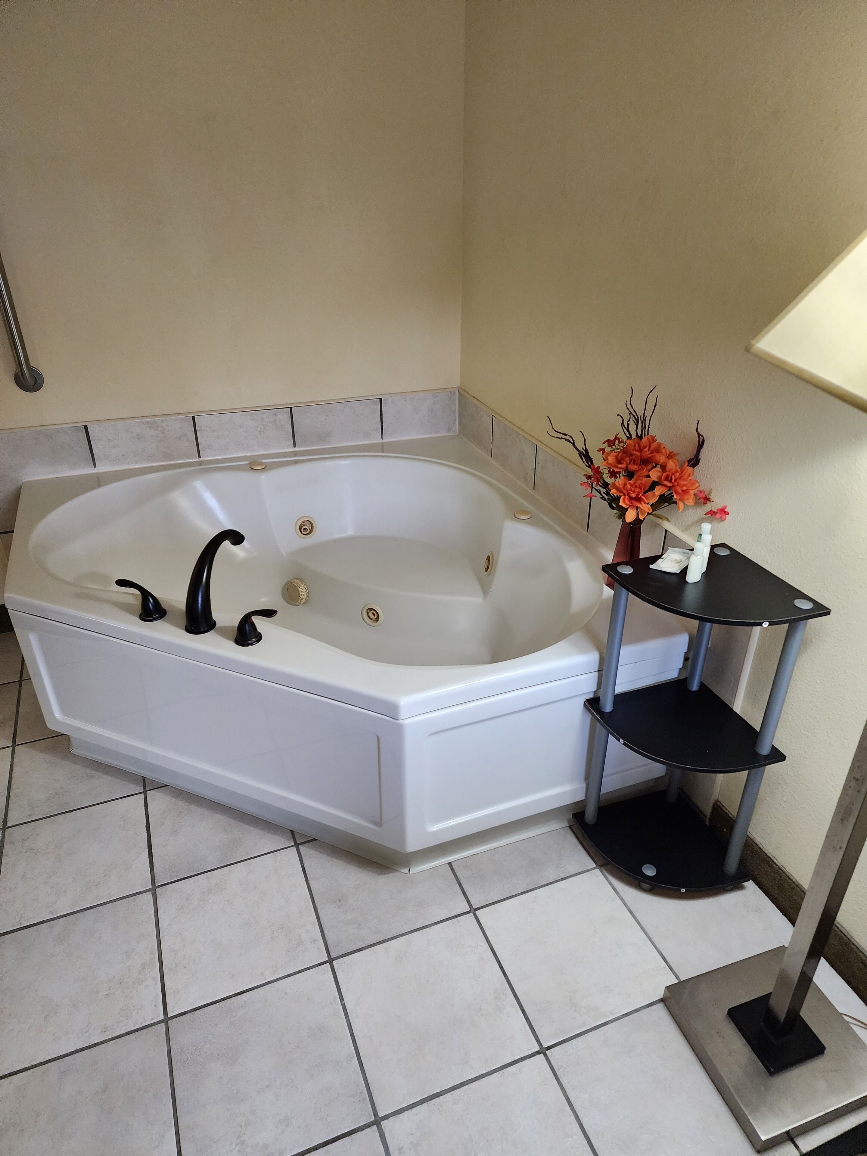 suite, 1 king bed, jetted tub | jetted bathtub