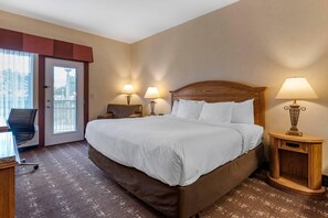 أغطية فراش متميزة ومكتب ومكواة/لوح كي وأسرّة أطفال/رضّع (مجانًا)