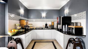 Colazione a buffet inclusa, servita tutte le mattine