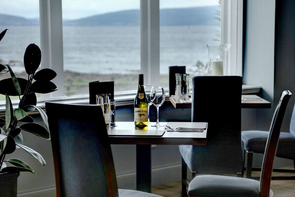 Breakfast (GBP 12.50 per person)