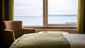Rom – standard, 2 enkeltsenger, ikke-røyk | Skrivebord, lydisolert, wi-fi (inkludert) og sengetøy