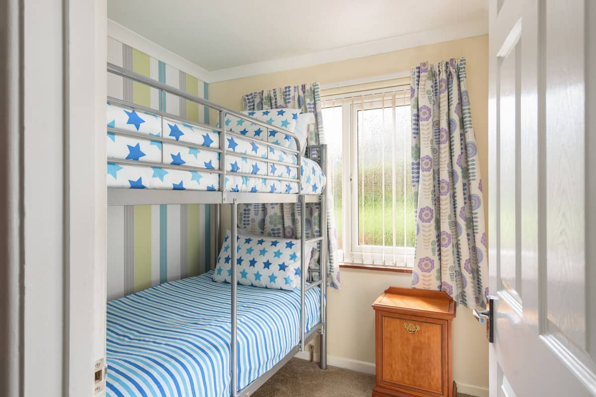 Family Room, 1 Double Bed, Non Smoking (Bunk beds) | Premium bedding, individually decorated, individually furnished, desk