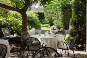 Lunch and dinner served, garden views 