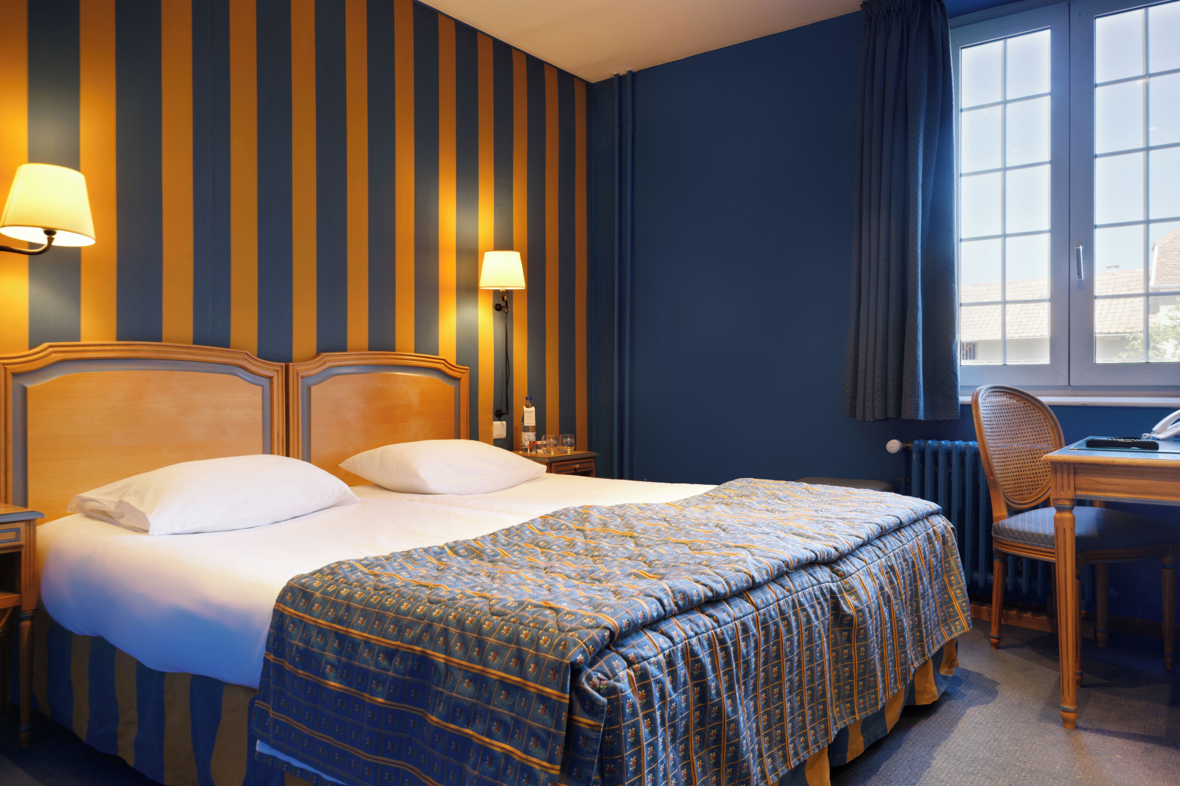Traditional Twin Room | In-room safe, desk, blackout drapes, soundproofing