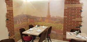 Colazione a buffet a pagamento, servita tutte le mattine 