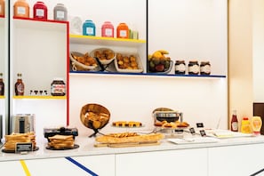 Desayuno completo todos los días (con cargo)