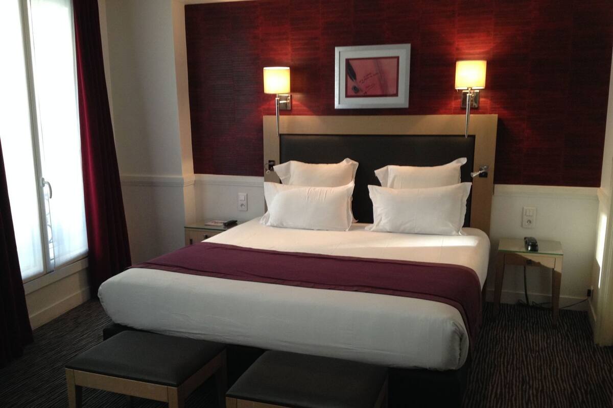 Minibar, in-room safe, desk, soundproofing