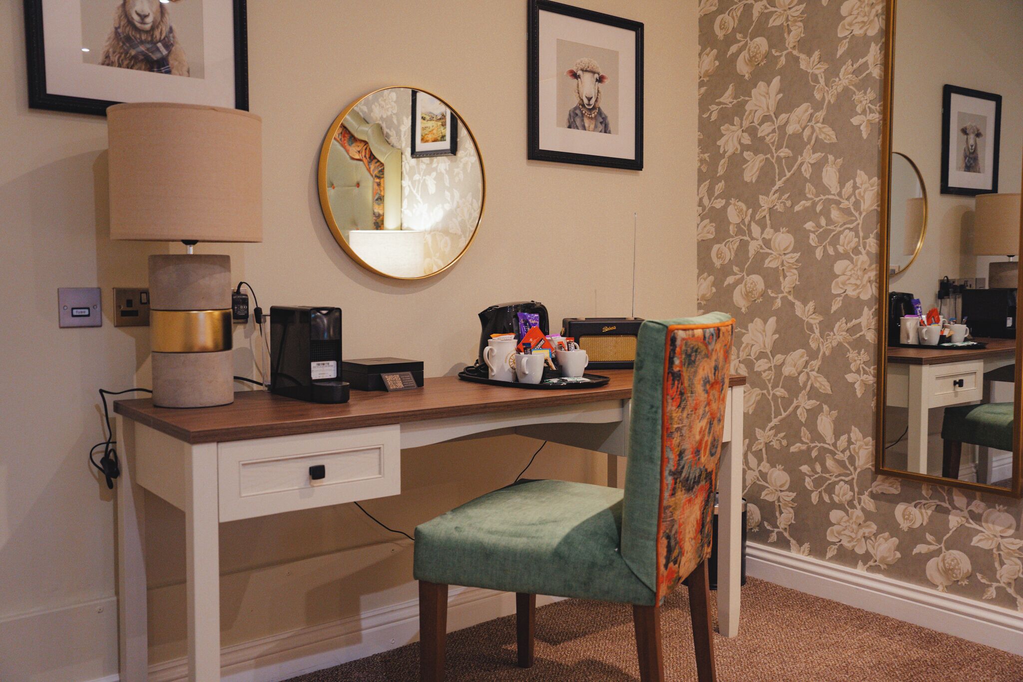 deluxe twin room | 1 bedroom, desk, blackout curtains, iron/ironing board