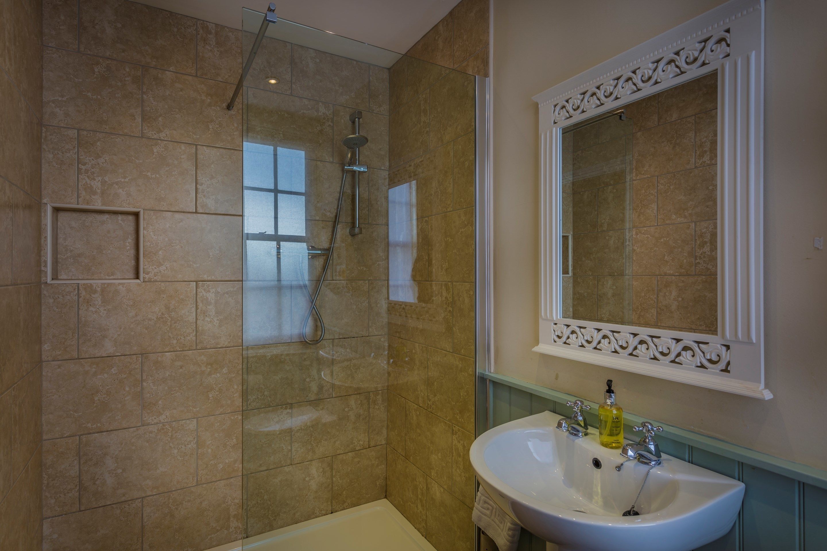 superior double room | bathroom | free toiletries, hair dryer, bathrobes, slippers
