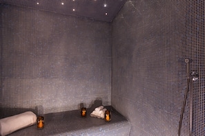 Steam room 