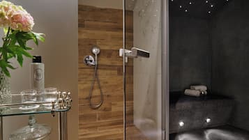 Turkkilainen sauna, hierontapalveluita