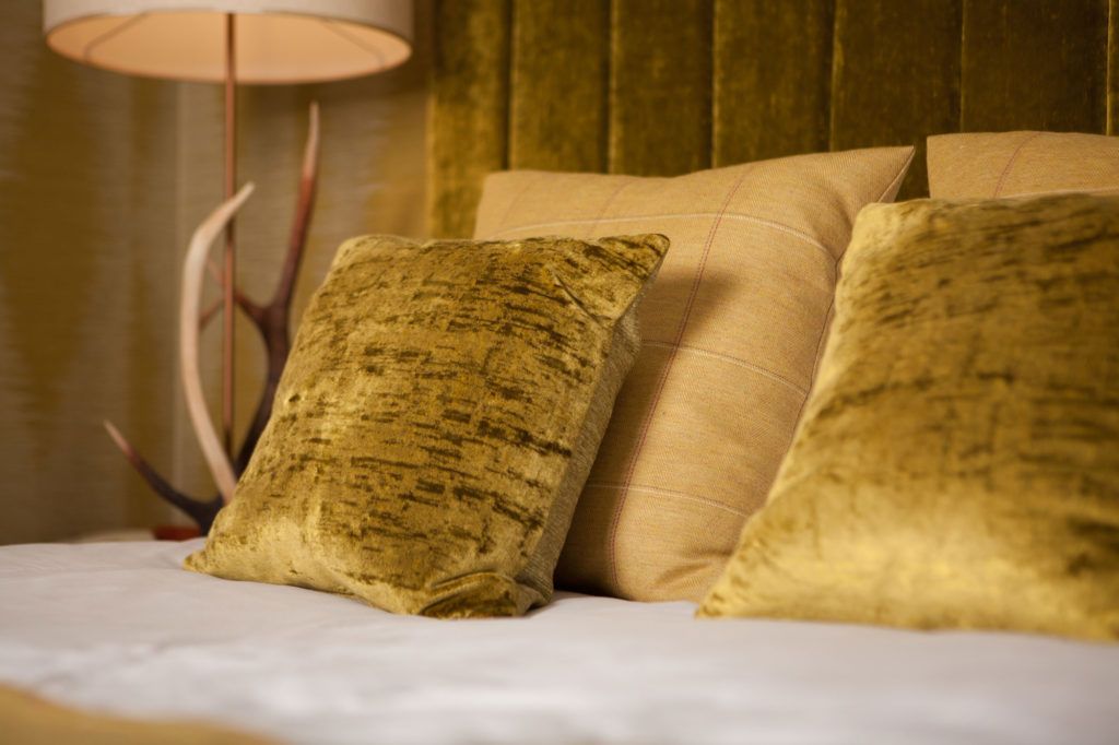 family room, sea view | individually decorated, individually furnished, desk, laptop workspace