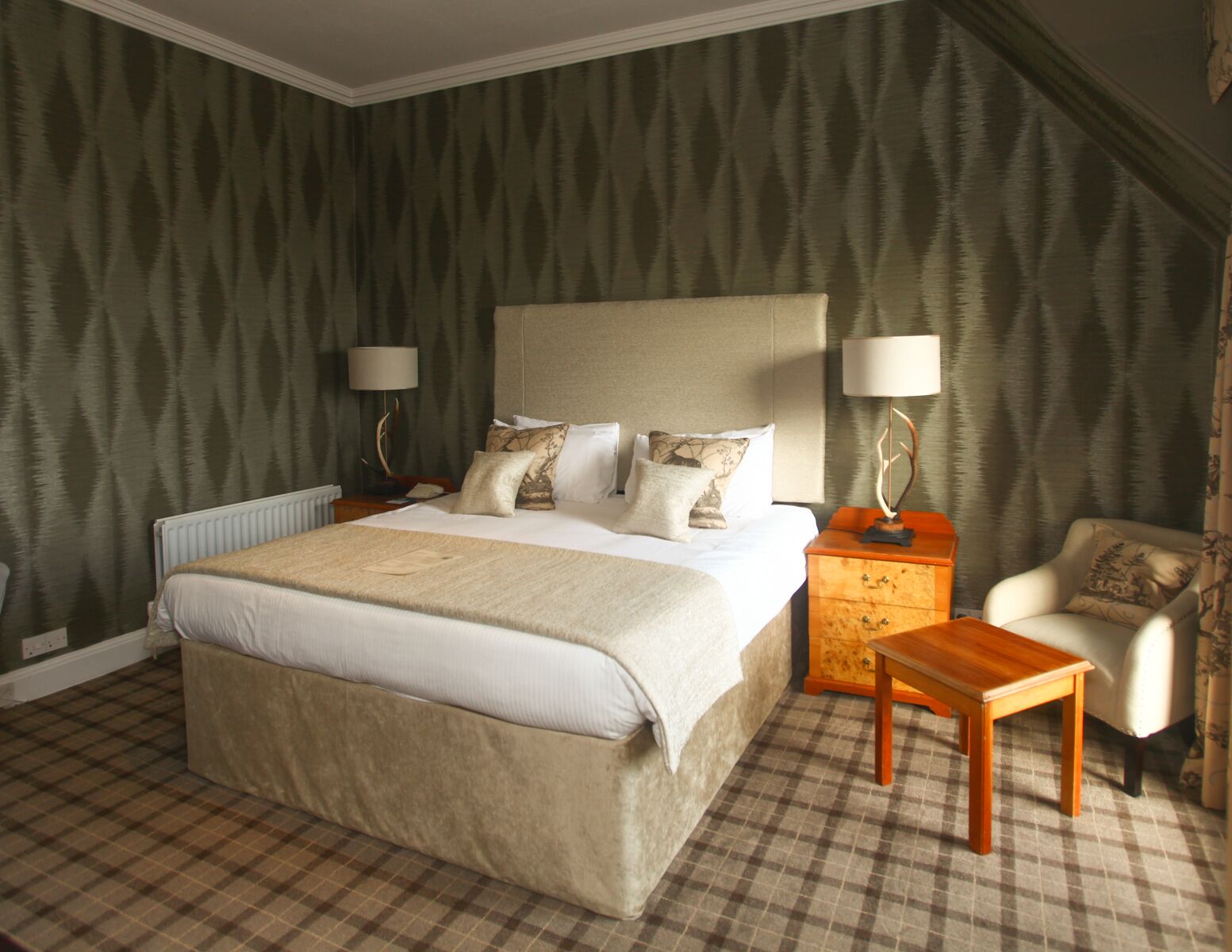 deluxe double or twin room, sea view | individually decorated, individually furnished, desk, laptop workspace