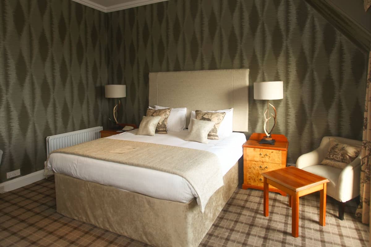 deluxe double or twin room, sea view | individually decorated, individually furnished, desk, laptop workspace