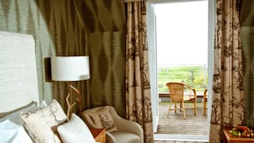 Superior Double or Twin Room | Individually decorated, individually furnished, desk, laptop workspace