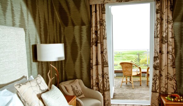 Superior Double or Twin Room | 1 bedroom, individually decorated, individually furnished, desk
