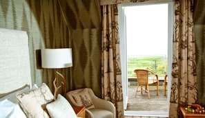 Superior Double or Twin Room | Individually decorated, individually furnished, desk, laptop workspace