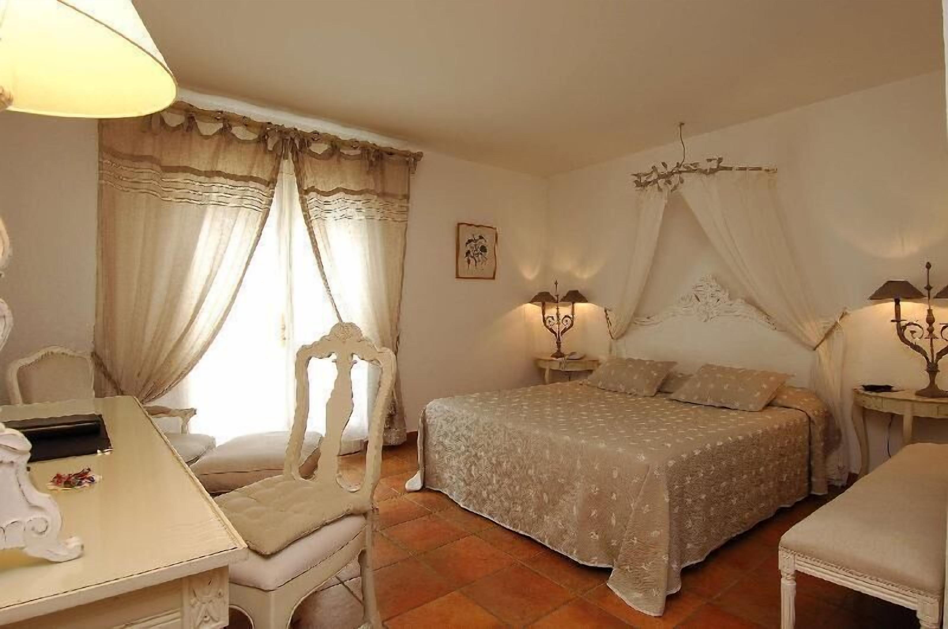 Premium bedding, minibar, in-room safe, individually decorated