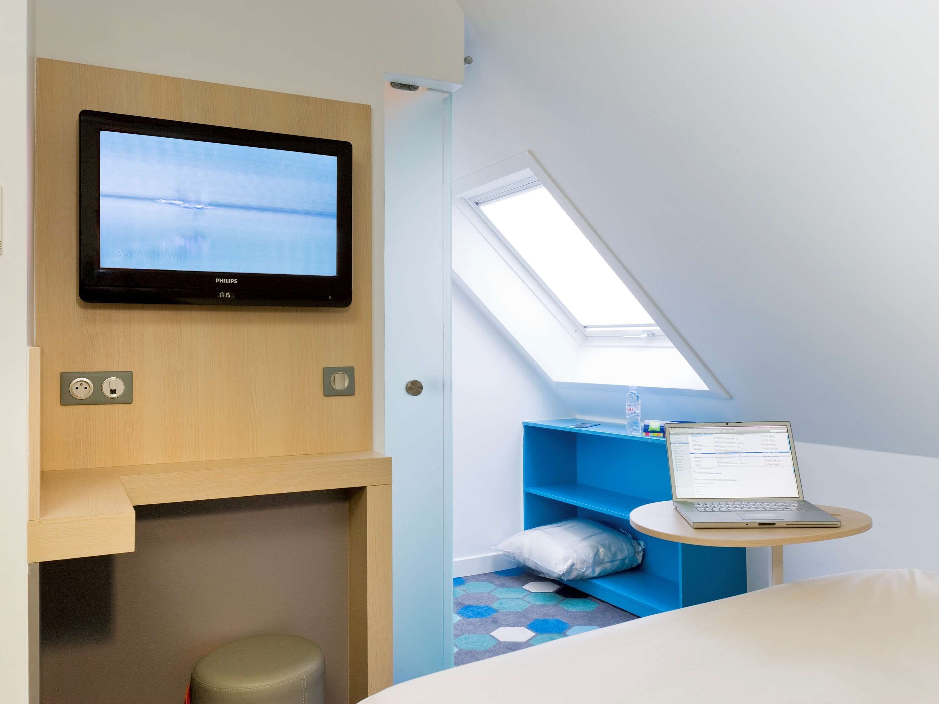 standard double room, 1 double bed | desk, soundproofing, free wifi, bed sheets